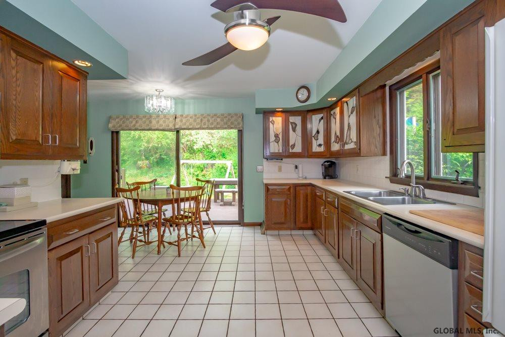 590 Currybush Road Rotterdam, NY 12306 - Photo 21 of 77 Photo 21