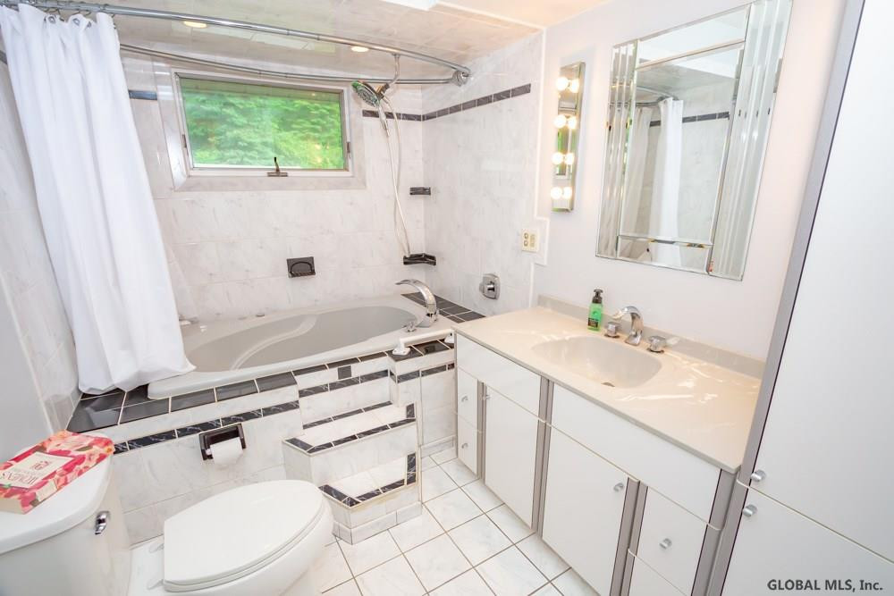 590 Currybush Road Rotterdam, NY 12306 - Photo 45 of 77 Photo 46