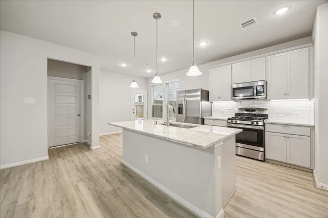 $2,400 | 15359 Caravel Bay Court, Houston, TX 77053