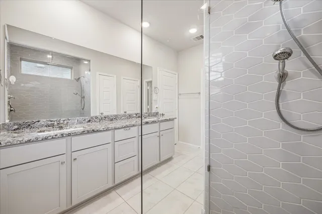 $2,400 | 15359 Caravel Bay Court, Houston, TX 77053