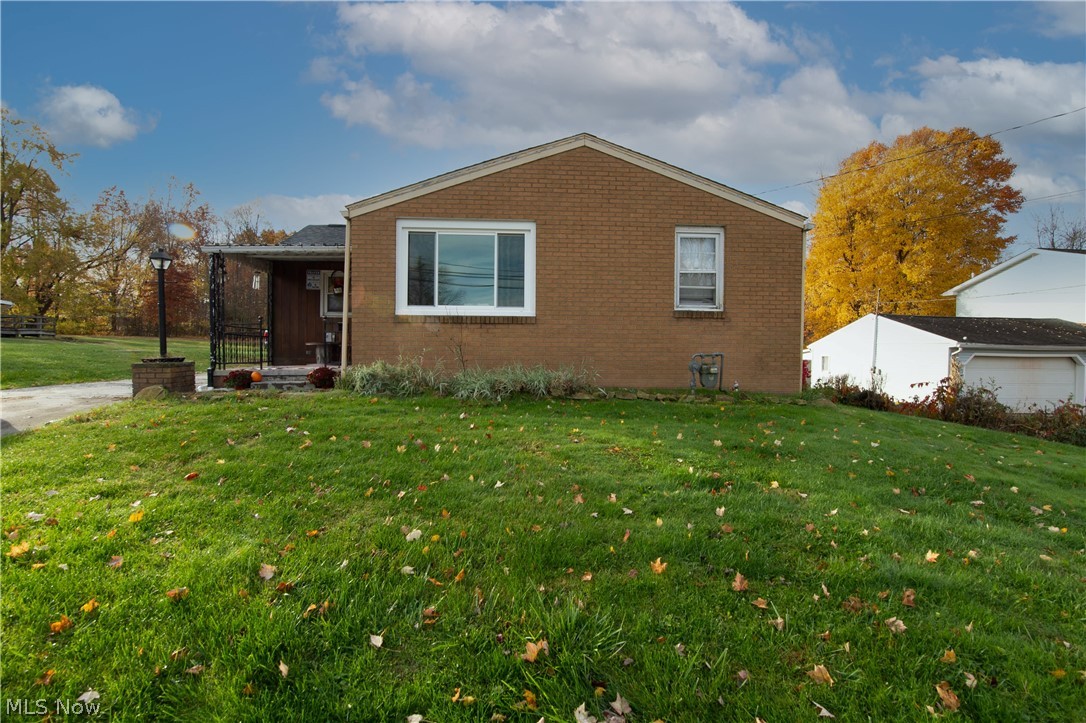 7284 Stewart Sharon Road Hubbard, OH 44425 - Photo 2 of 24