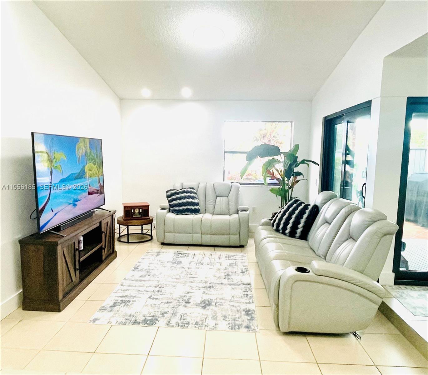 17355 Northwest 66th Court Hialeah, FL 33015 - Photo 12 of 37