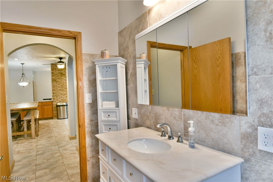 7462 Mines Road Southeast Warren, OH 44484 - Photo 15 of 35 Gallery Image 15