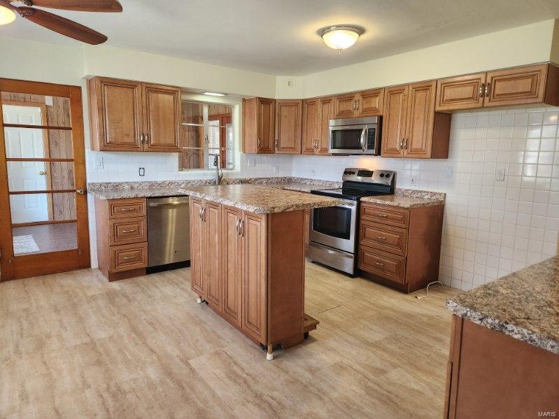 808 South Rapp Avenue Columbia, IL 62236 - Photo 4 of 24 Gallery Image 4