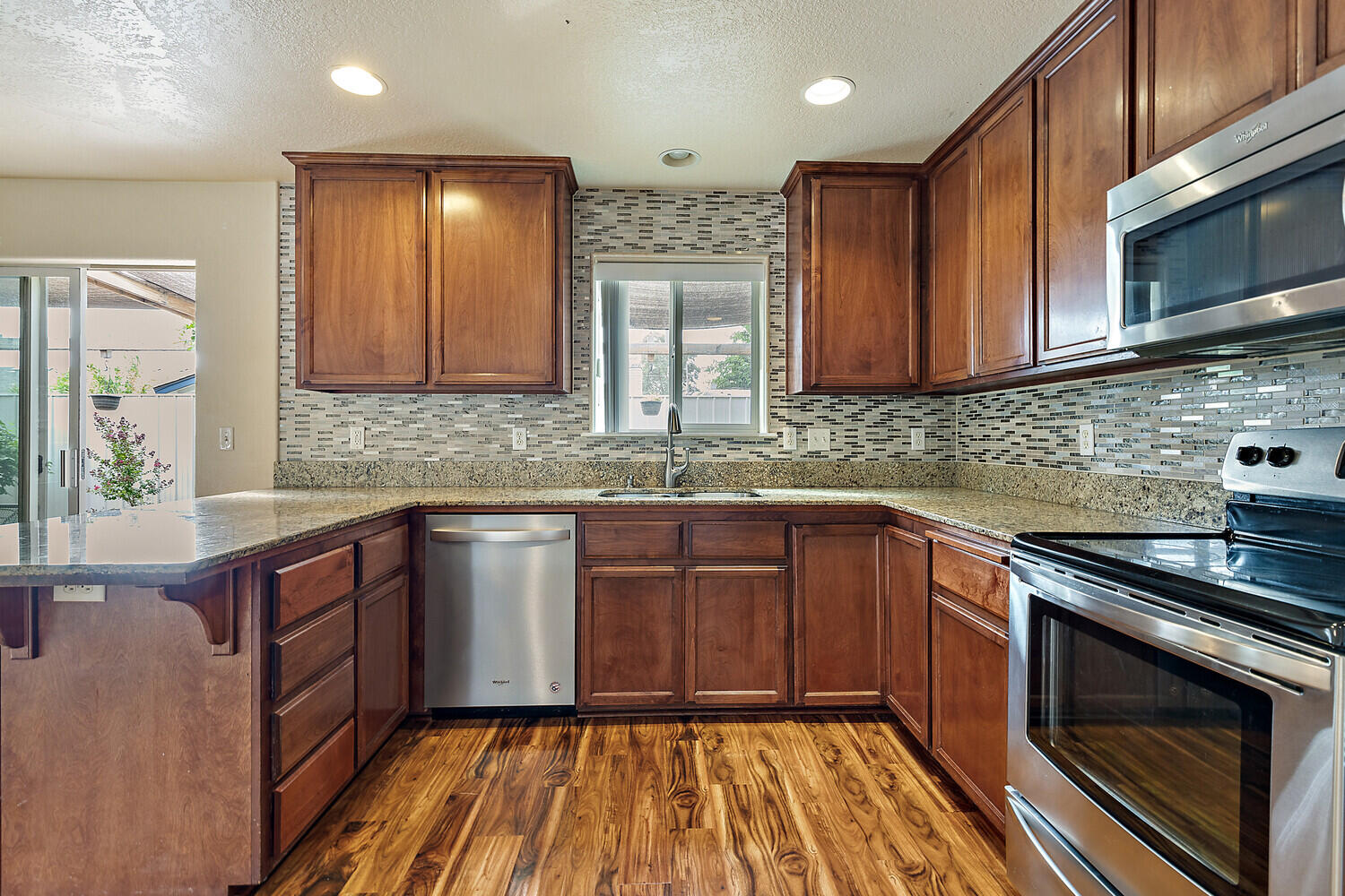 450 Freeman Road Central Point, OR 97502 - Photo 9 of 19 Gallery Image 9