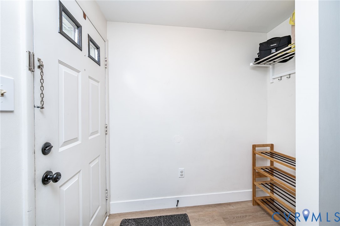 9304 Dolmen Road Glen Allen, VA 23060 - Photo 10 of 27