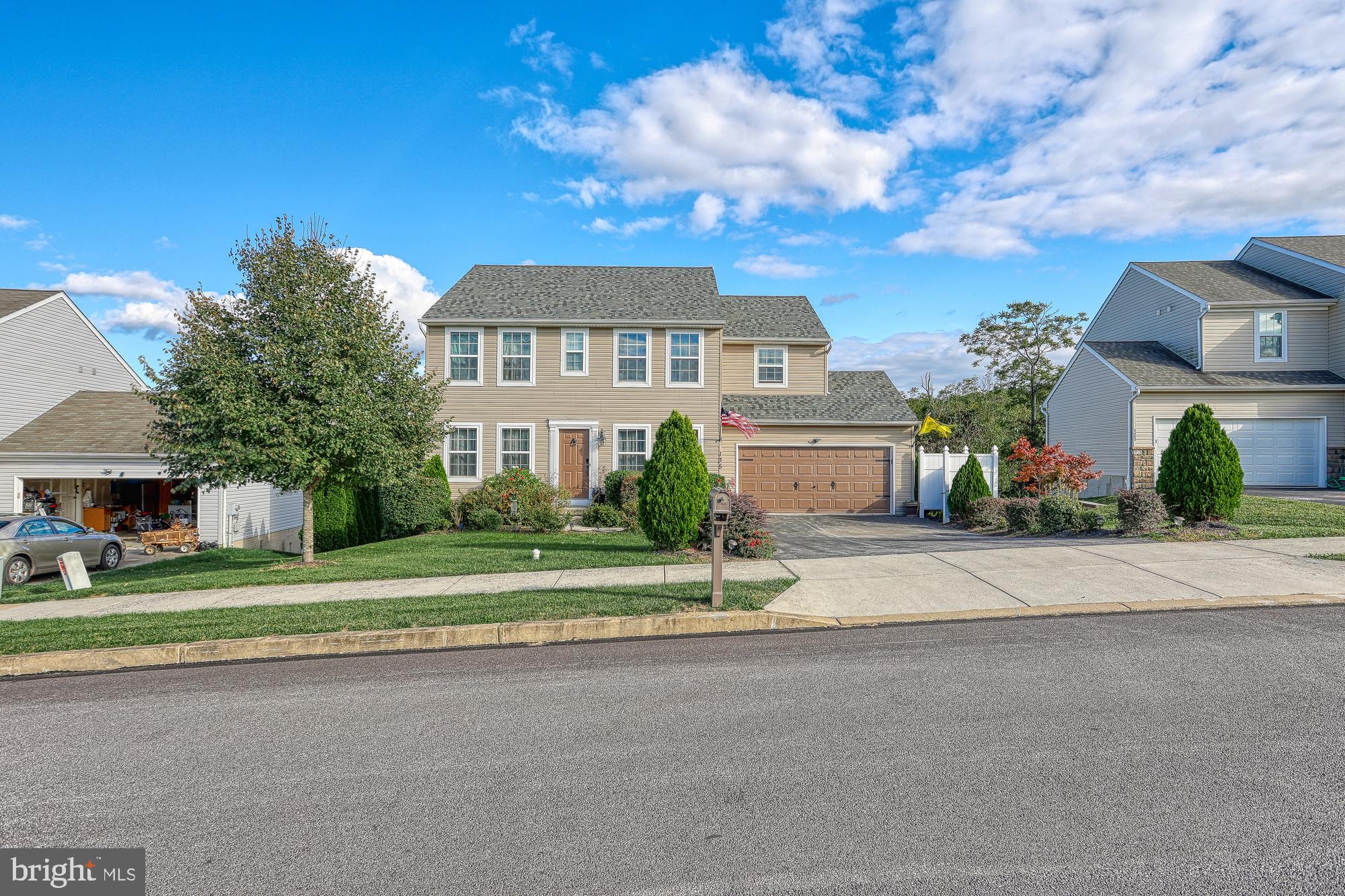 135 Azalea Drive Windsor, PA 17366 - Photo 5 of 67 Gallery Image 5