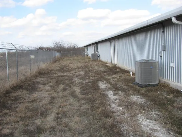 $1,200 | 12600 Highway 82, Unit 1, Savoy, TX 75479
