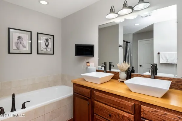 $190,000 | 17952 Rayford Shumock Road, Moss Point, MS 39562