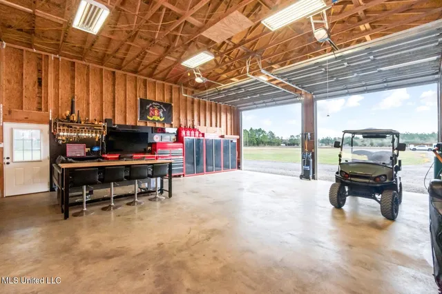 $190,000 | 17952 Rayford Shumock Road, Moss Point, MS 39562