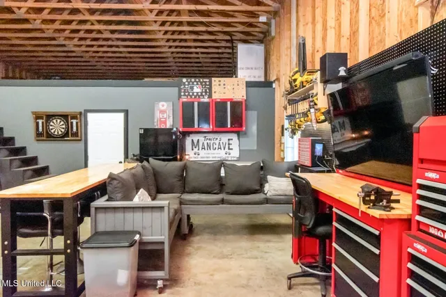 $190,000 | 17952 Rayford Shumock Road, Moss Point, MS 39562