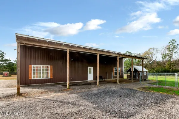 $190,000 | 17952 Rayford Shumock Road, Moss Point, MS 39562