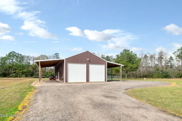 $190,000 | 17952 Rayford Shumock Road, Moss Point, MS 39562
