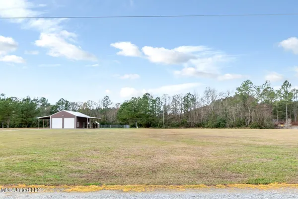 $190,000 | 17952 Rayford Shumock Road, Moss Point, MS 39562
