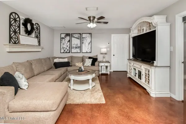 $190,000 | 17952 Rayford Shumock Road, Moss Point, MS 39562