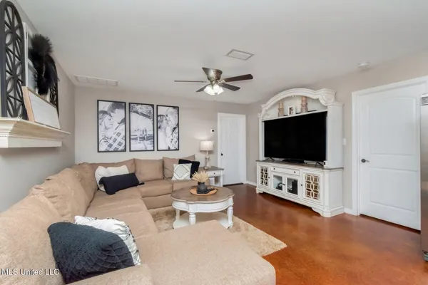 $190,000 | 17952 Rayford Shumock Road, Moss Point, MS 39562