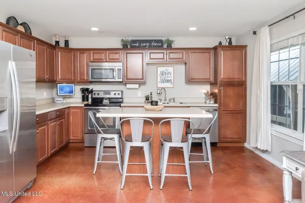 $190,000 | 17952 Rayford Shumock Road, Moss Point, MS 39562