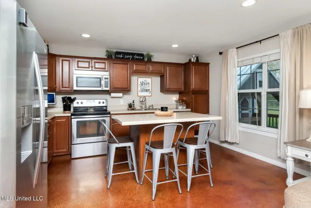 $190,000 | 17952 Rayford Shumock Road, Moss Point, MS 39562