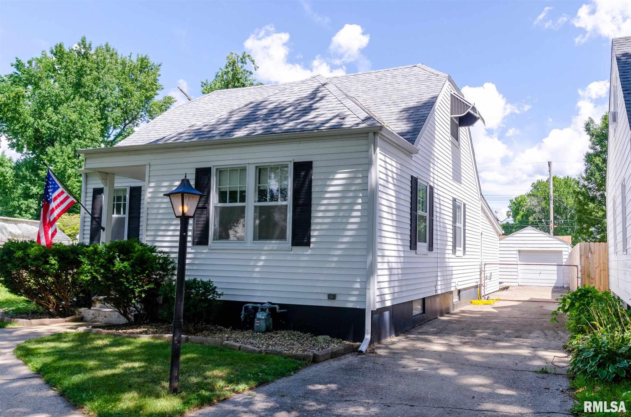 2024 North 20th Street Springfield, IL 62702 - Photo 2 of 21