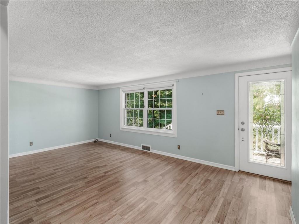 112 Bellbridge Road Elizabeth, PA 15037 - Photo 4 of 25 Gallery Image 4