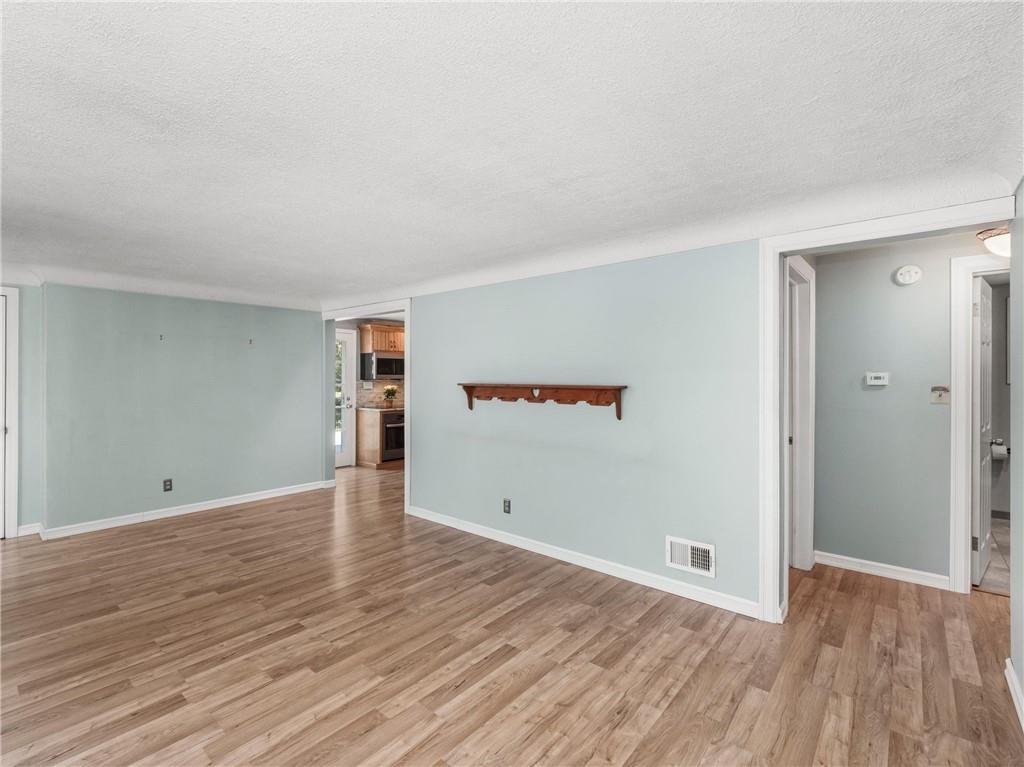 112 Bellbridge Road Elizabeth, PA 15037 - Photo 6 of 25 Gallery Image 6