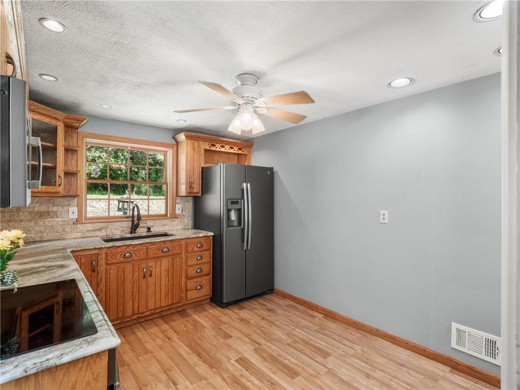 112 Bellbridge Road Elizabeth, PA 15037 - Photo 9 of 25 Updated Kitchen