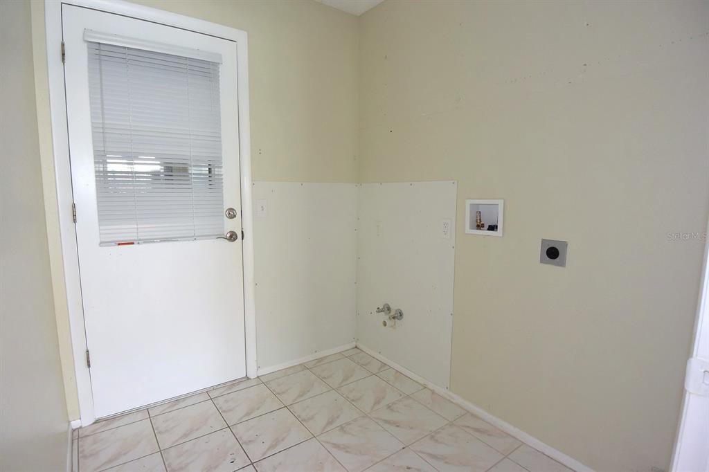 9027 Warwick Lane New Port Richey, FL 34655 - Photo 31 of 36