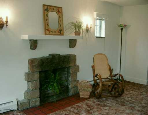 339 Churchill Road Churchill, PA 15235 - Photo 2 of 4 Living Room.