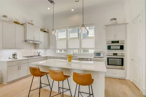 $587,000 | 3317 West 11th Street, Houston, TX 77008