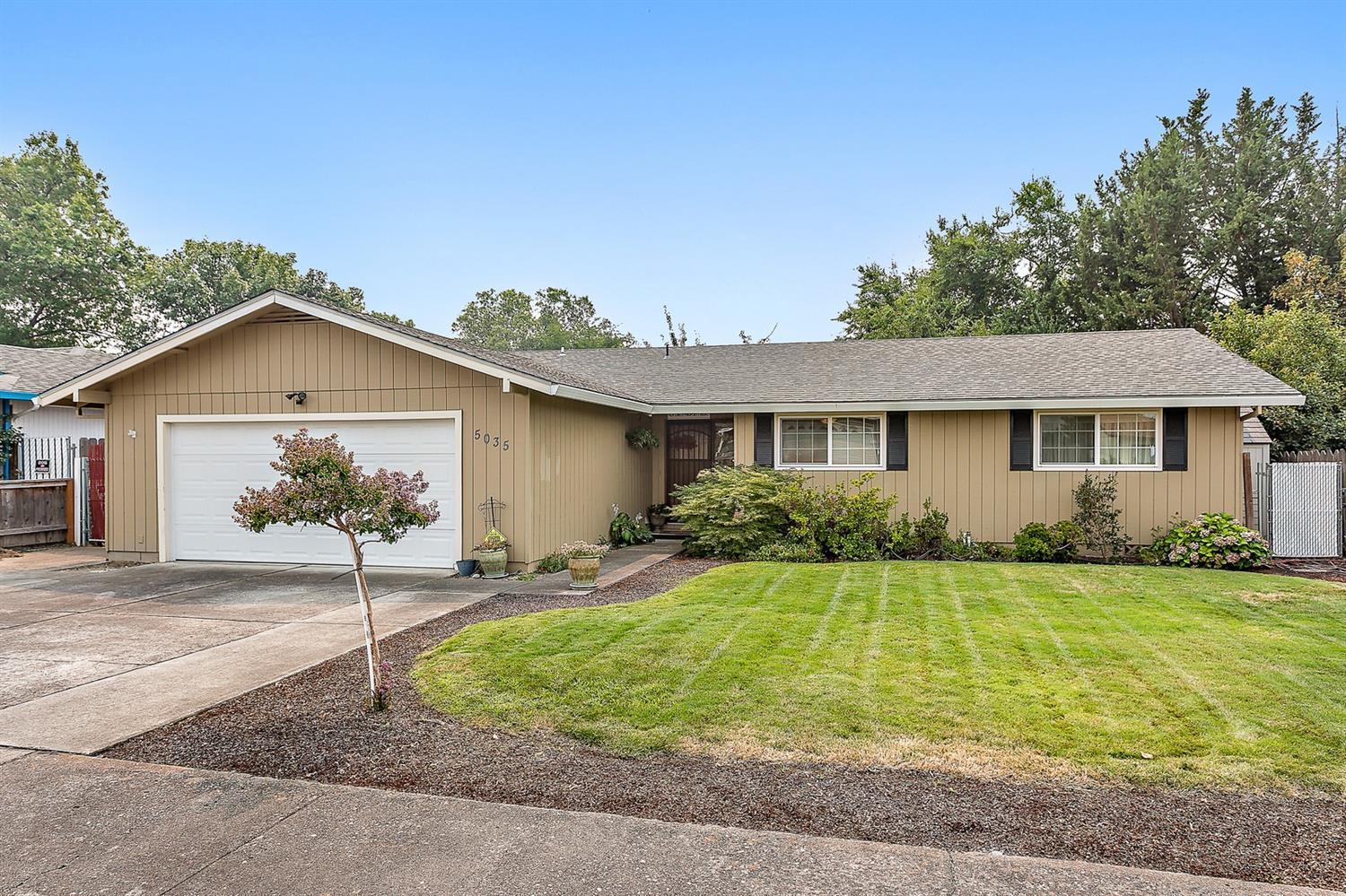 5035 Rock Way Central Point, OR 97502 - Photo 1 of 32 Primary Photo
