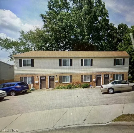 $1,025 | 240 Lilac Place, Barberton, OH 44203