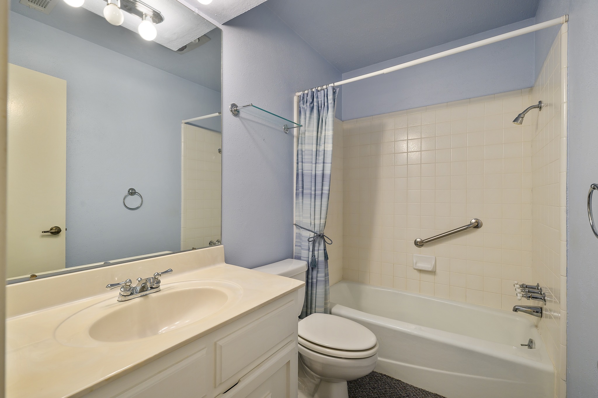 8318 Bent Tree Road Austin, TX 78759 - Photo 10 of 37 Full guest bathroom Waiting for your updates!