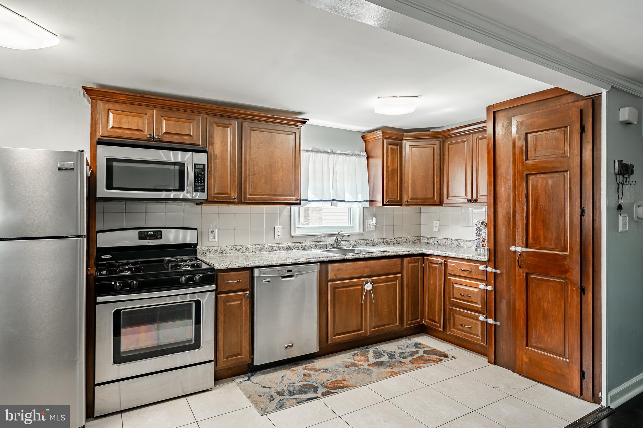 2842 Sebring Road Philadelphia, PA 19152 - Photo 10 of 32 Gallery Image 10