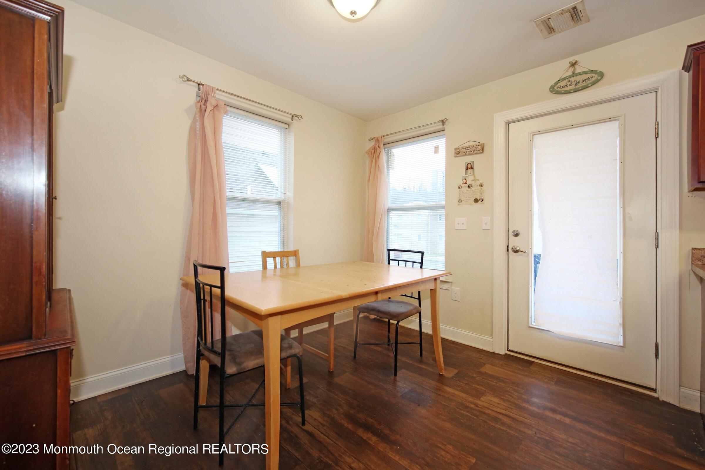 29 Gravelly Point Road Highlands, NJ 07732 - Photo 19 of 57 Dining