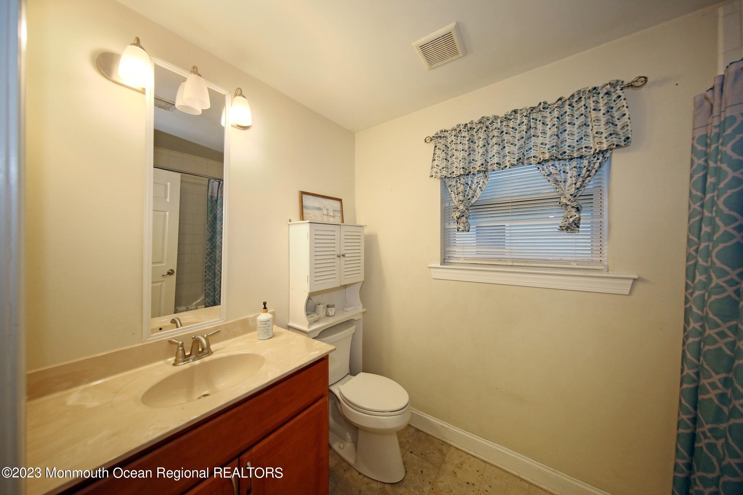 29 Gravelly Point Road Highlands, NJ 07732 - Photo 30 of 57 2nd Floor Bath