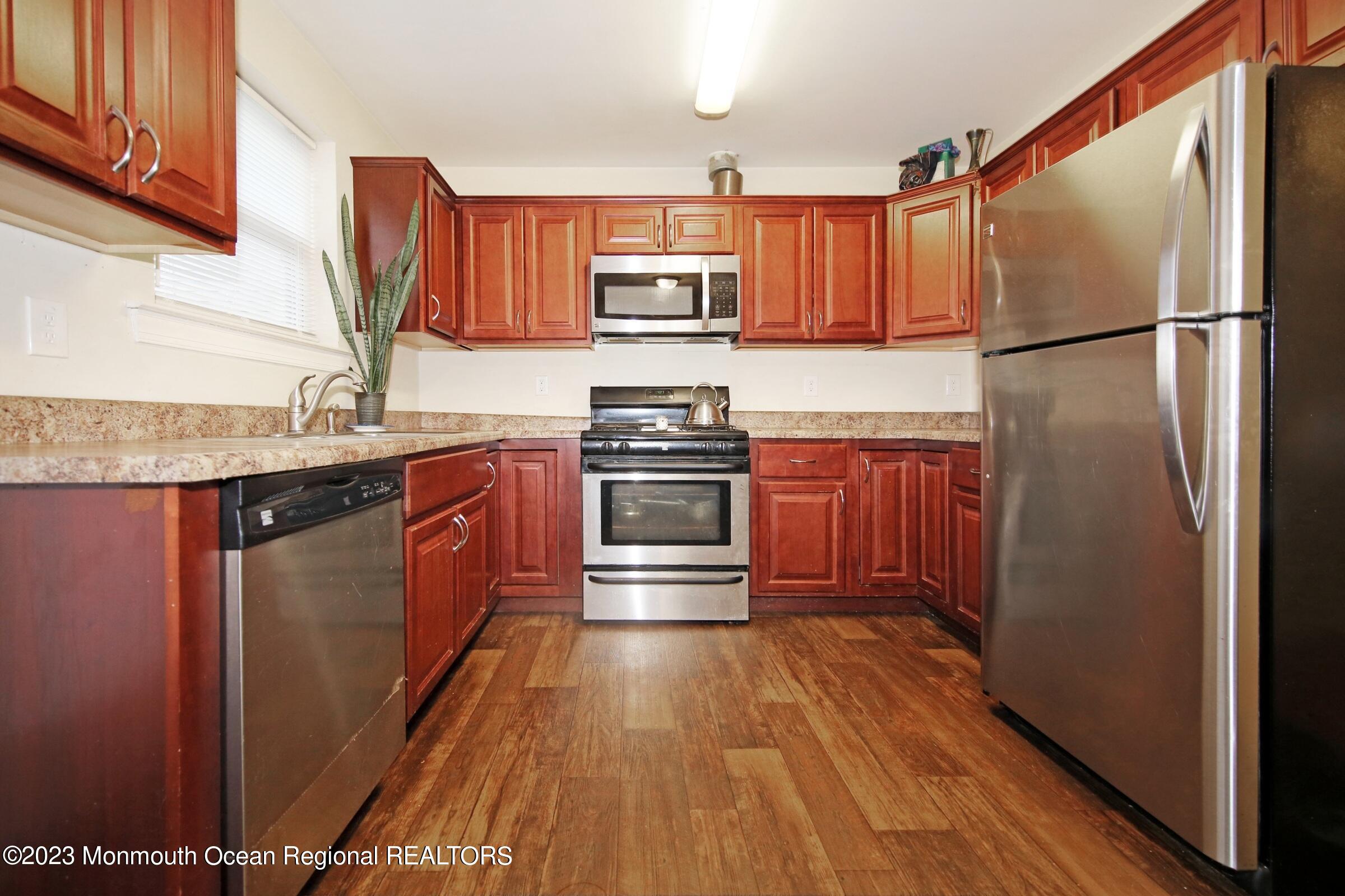 29 Gravelly Point Road Highlands, NJ 07732 - Photo 5 of 57 Kitchen