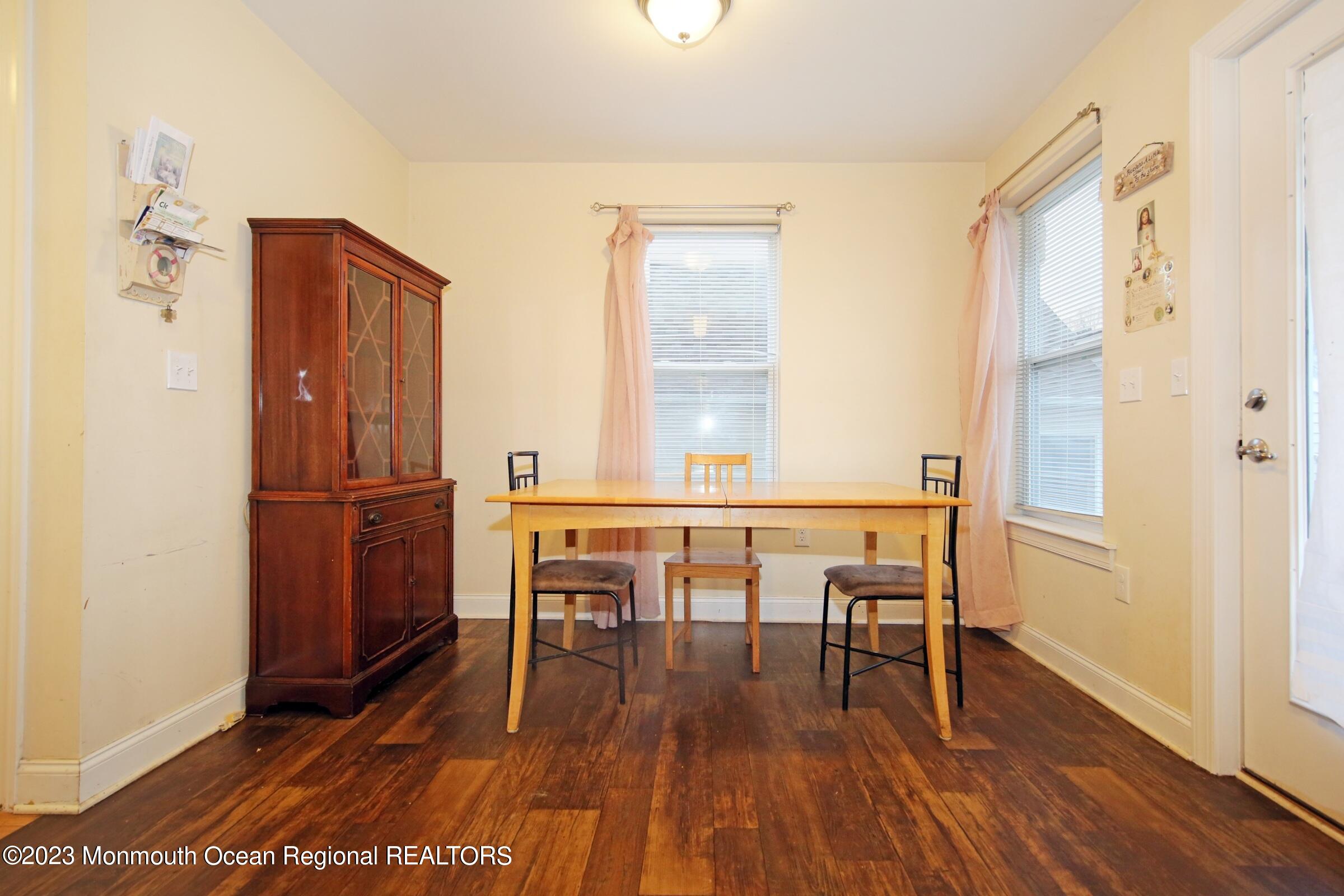 29 Gravelly Point Road Highlands, NJ 07732 - Photo 7 of 57 Dining area