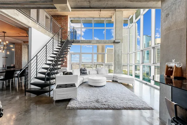 $5,500 | 2000 Bagby Street, Unit 13430, Houston, TX 77002