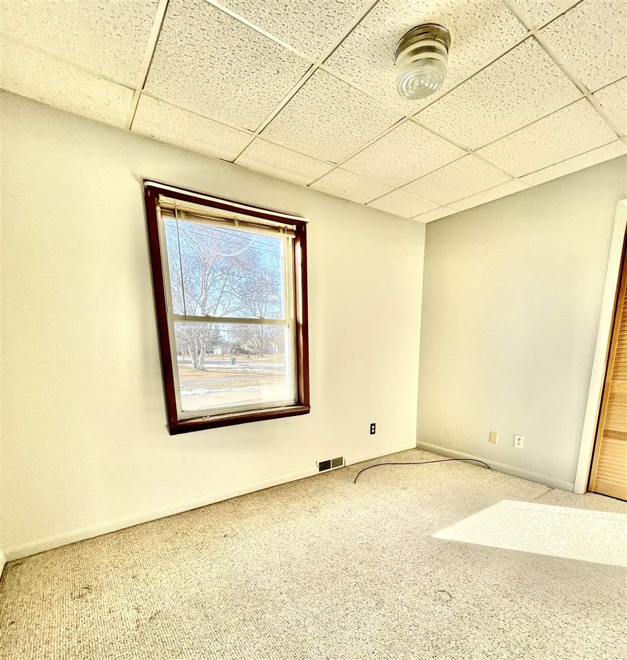 1632 East Parish Road Kawkawlin, MI 48631 - Photo 8 of 16