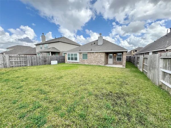 $2,400 | 5018 Victory Shores Lane, Rosharon, TX 77583