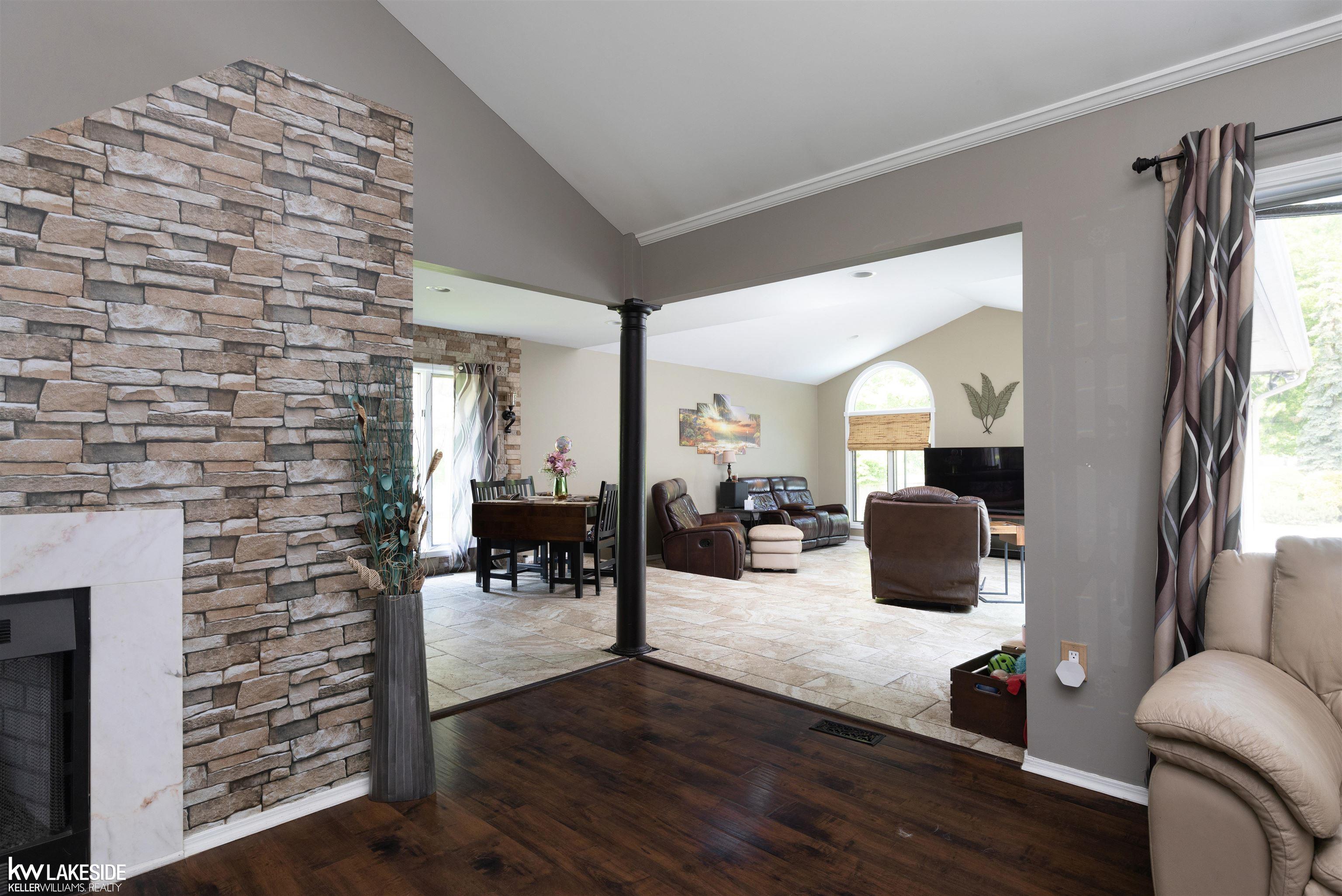 47485 Sugarbush Road New Baltimore, MI 48047 - Photo 8 of 39 50110608-7.JPG