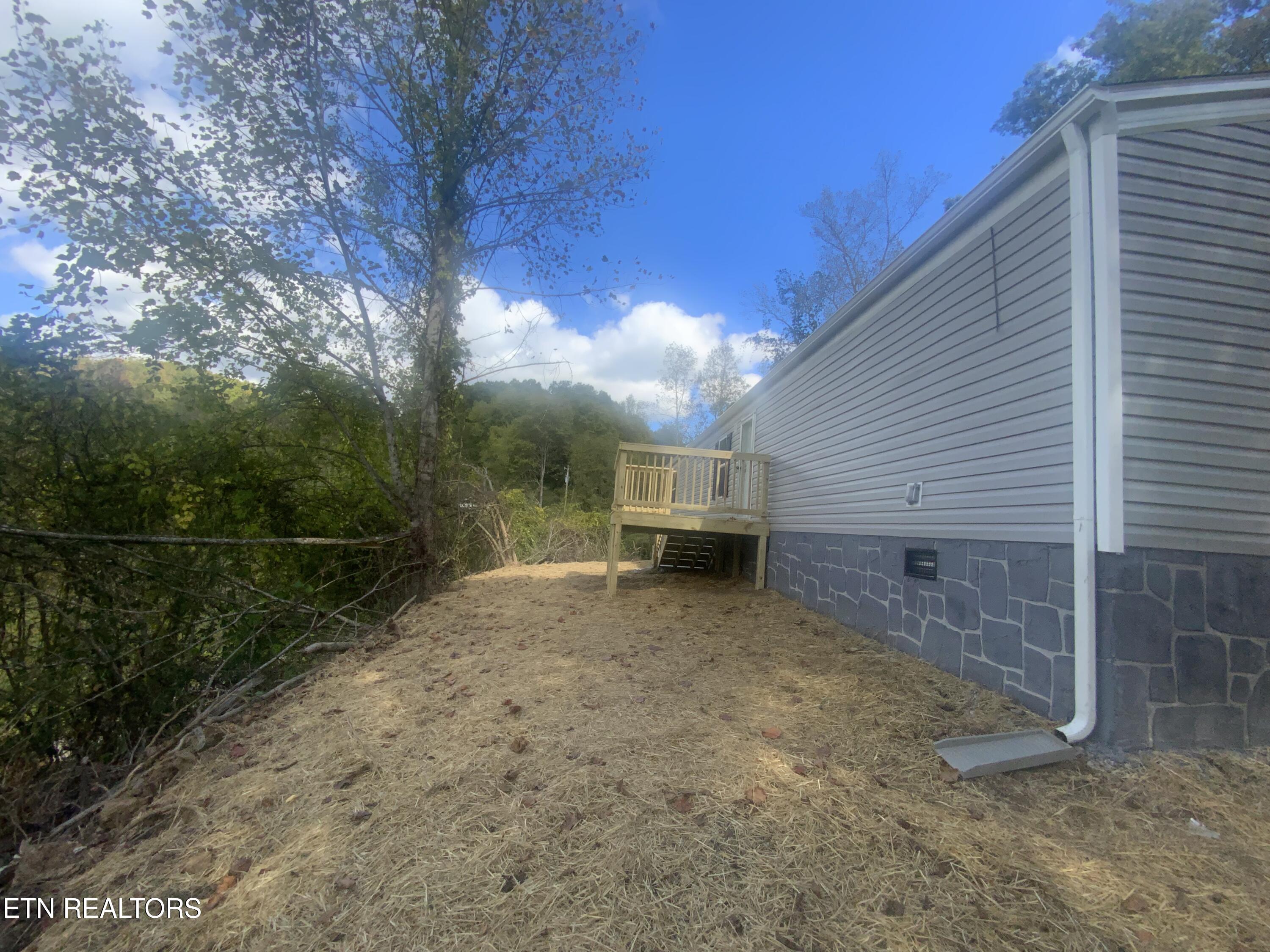 299 Haney Hollow Road Clinton, TN 37716 - Photo 6 of 12 IMG_8732