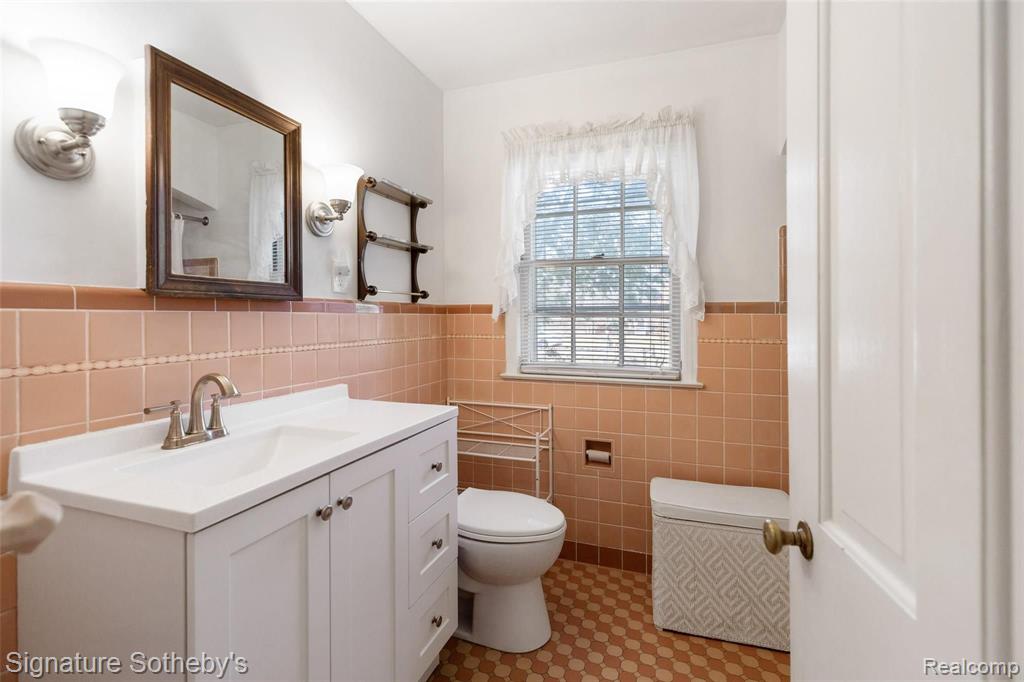 27634 Rackham Drive Lathrup Village, MI 48076 - Photo 22 of 41