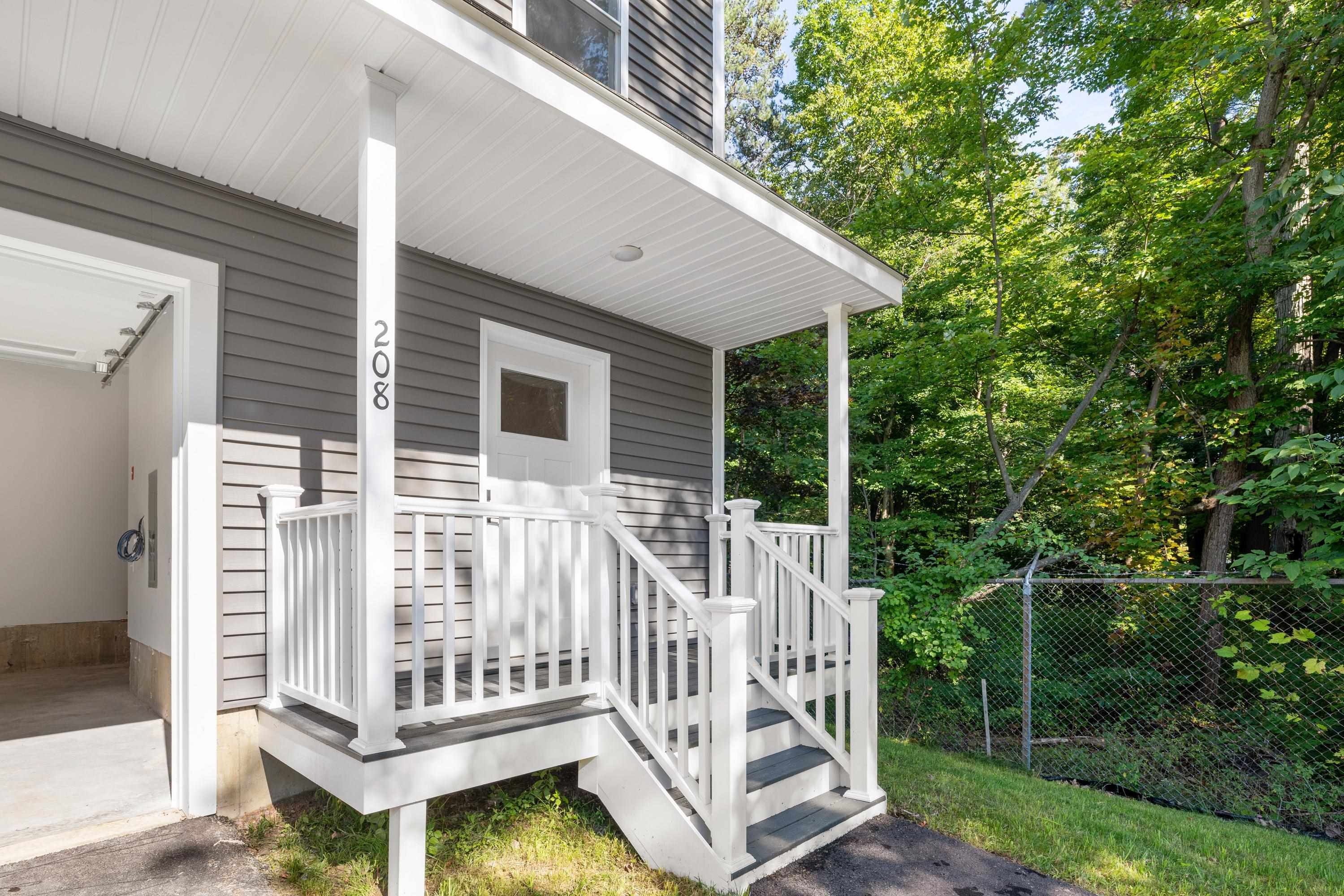 208 Dale Road Burlington, VT 05408 - Photo 2 of 32 Gallery Image 2
