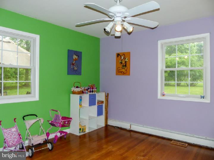 4933 Gayman Road Doylestown, PA 18902 - Photo 13 of 25 Library