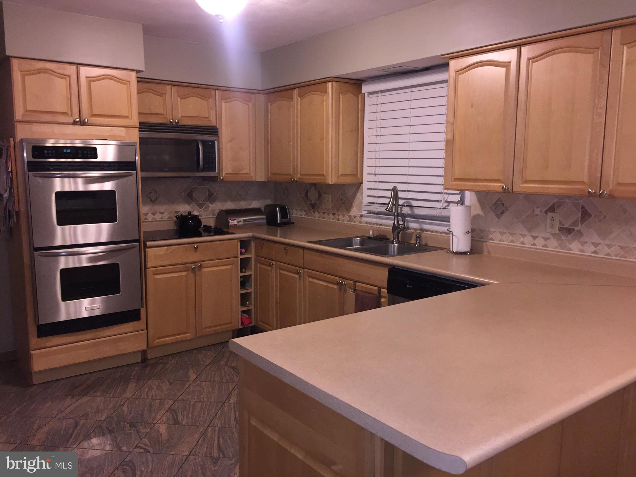 425 Ewingville Road Ewing, NJ 08638 - Photo 4 of 24