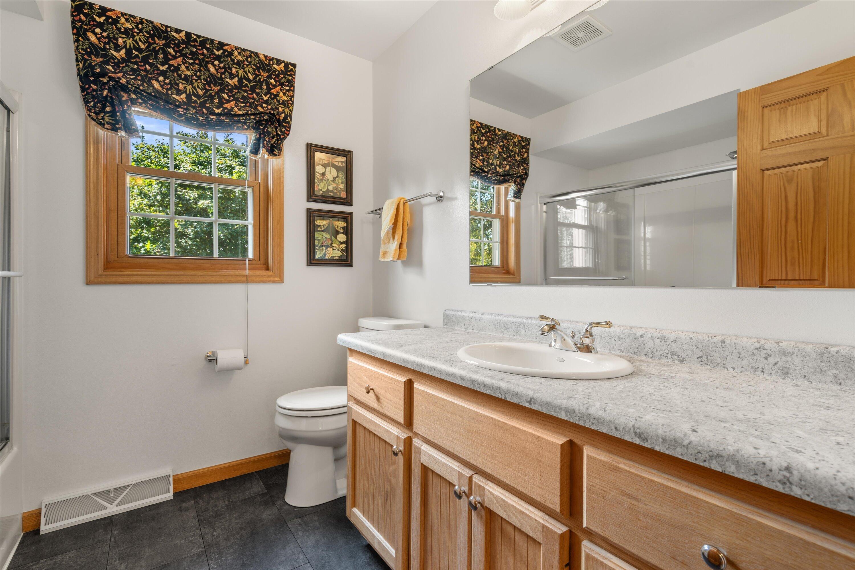 1669 Lake Shore Road Grafton, WI 53024 - Photo 38 of 70 Bathroom 2