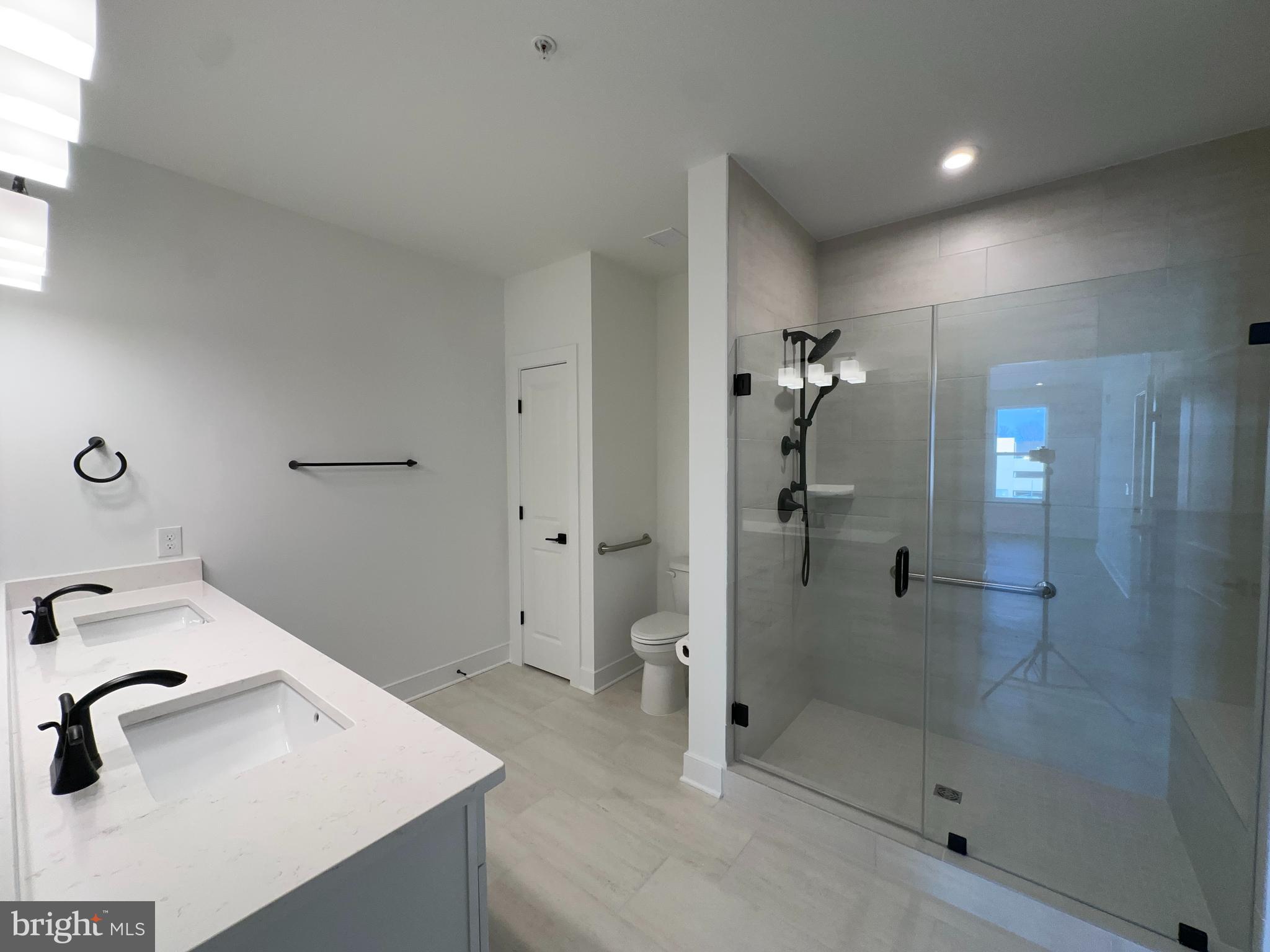 1141 Fortune Terrace, Unit 406 Potomac, MD 20854 - Photo 14 of 23 Luxurious Primary Bathroom