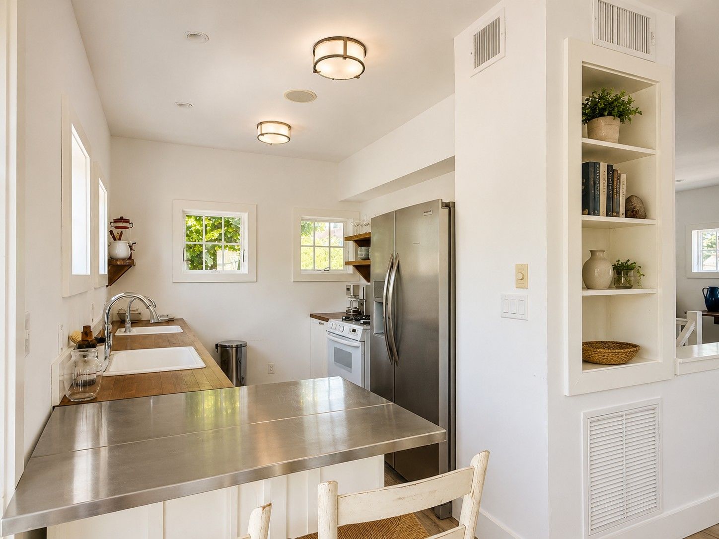 11 Rector Street Sag Harbor, NY 11963 - Photo 6 of 15