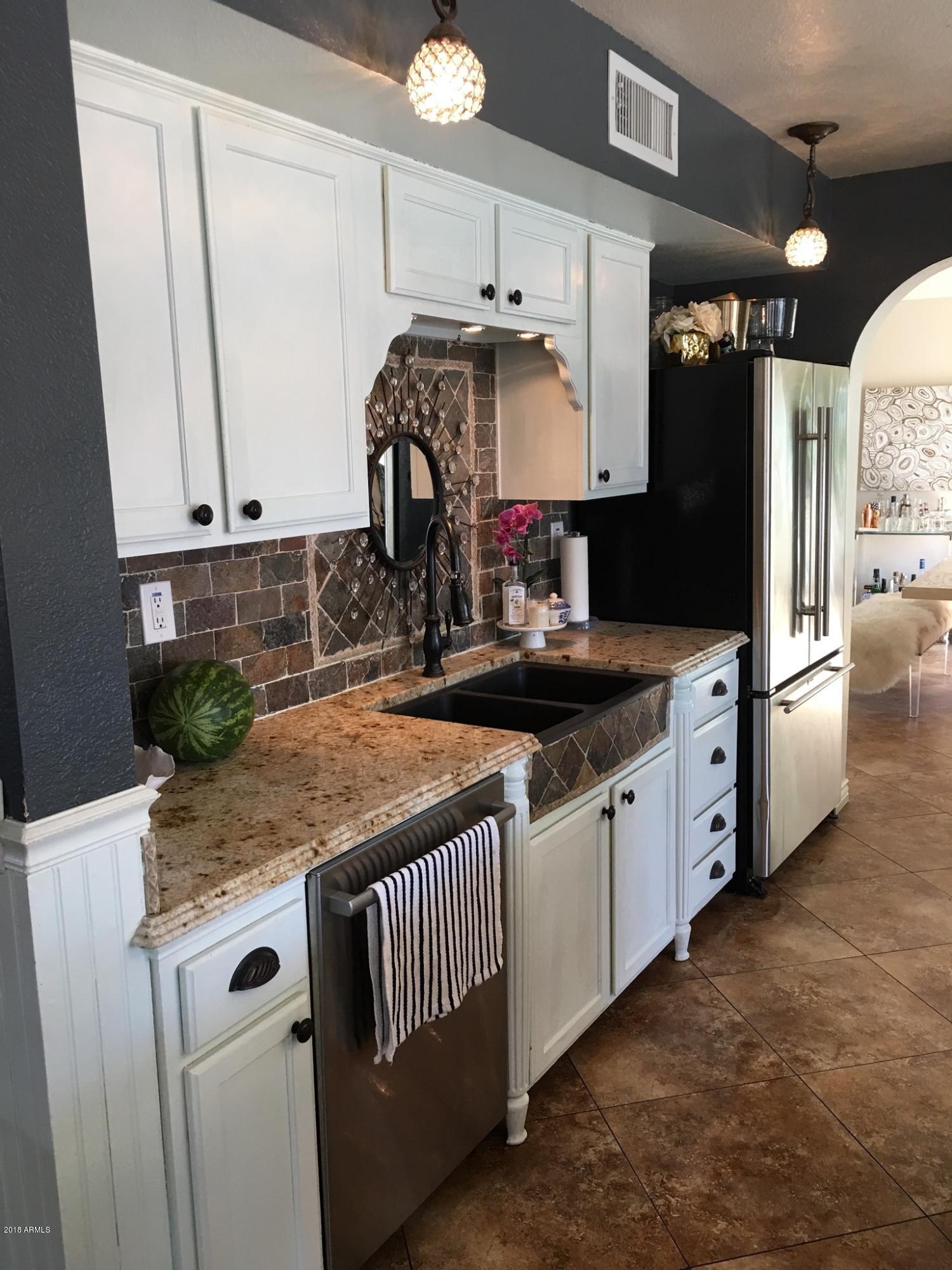 7755 West Calavar Road Peoria, AZ 85381 - Photo 10 of 31 8BFAEECE-2B02-41B8-9509-88457AEA6CE2